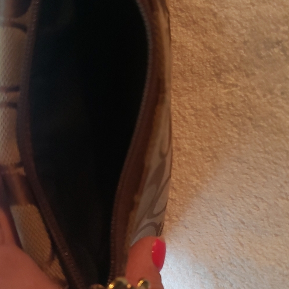 Coach wristlet - Picture 4 of 4